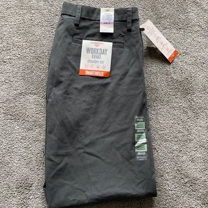 Dockers workday khaki straight fit pants